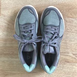 Reebok Harmony Road 2 road running shoe size 8.5